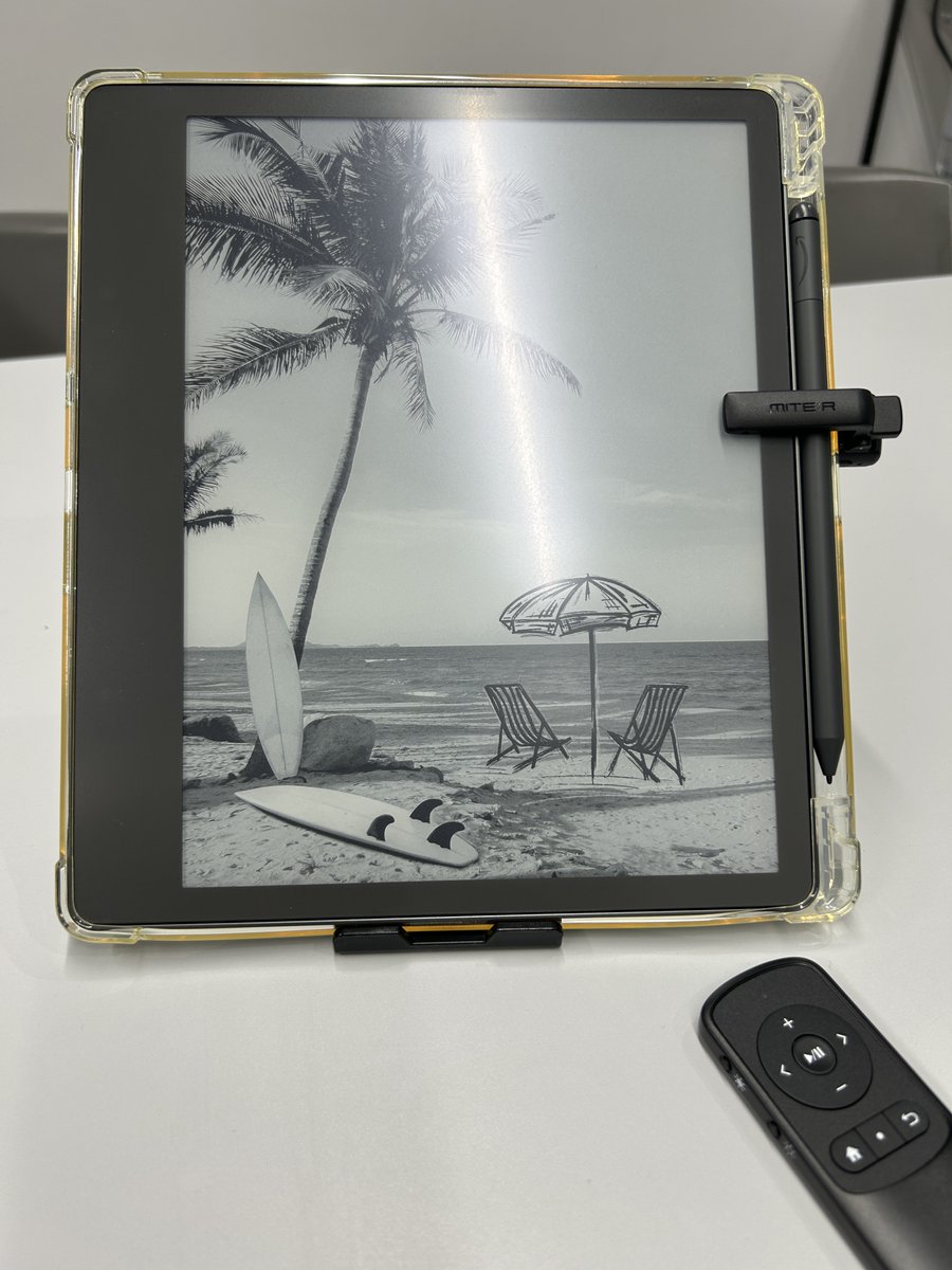 taku5729's tweet image. MITER様(@miter_Japan)様から、PRレビュー案件
Bluetooth Remote Control
です。

あまりKindleでの活用が紹介されていないので使用してみました。
KindleではRFクリップが必要となります。（RFクリップは手でタップする場所に装着します。）…