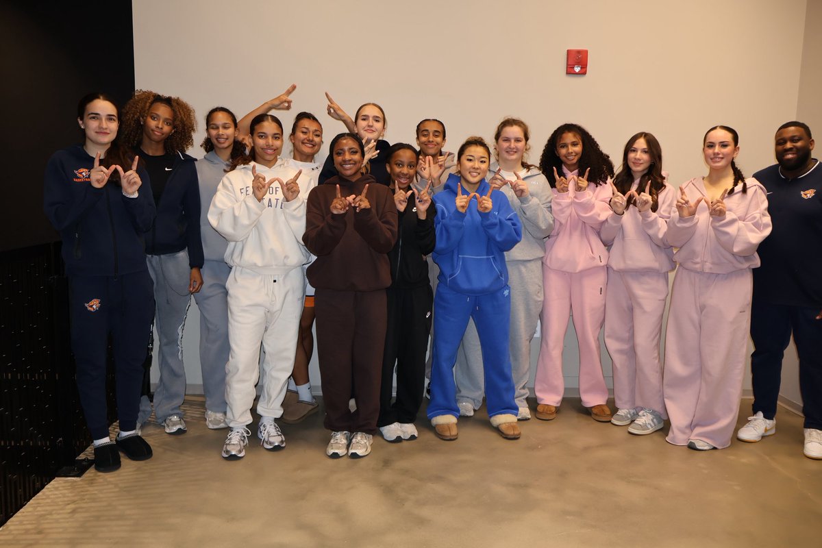 Tonight we had our annual Friendsgiving dinner 🍽️ 🍗which always tastes better after a win! Very thankful for this team🏀

#VAAPatriots #EVERYTHINGEARNED