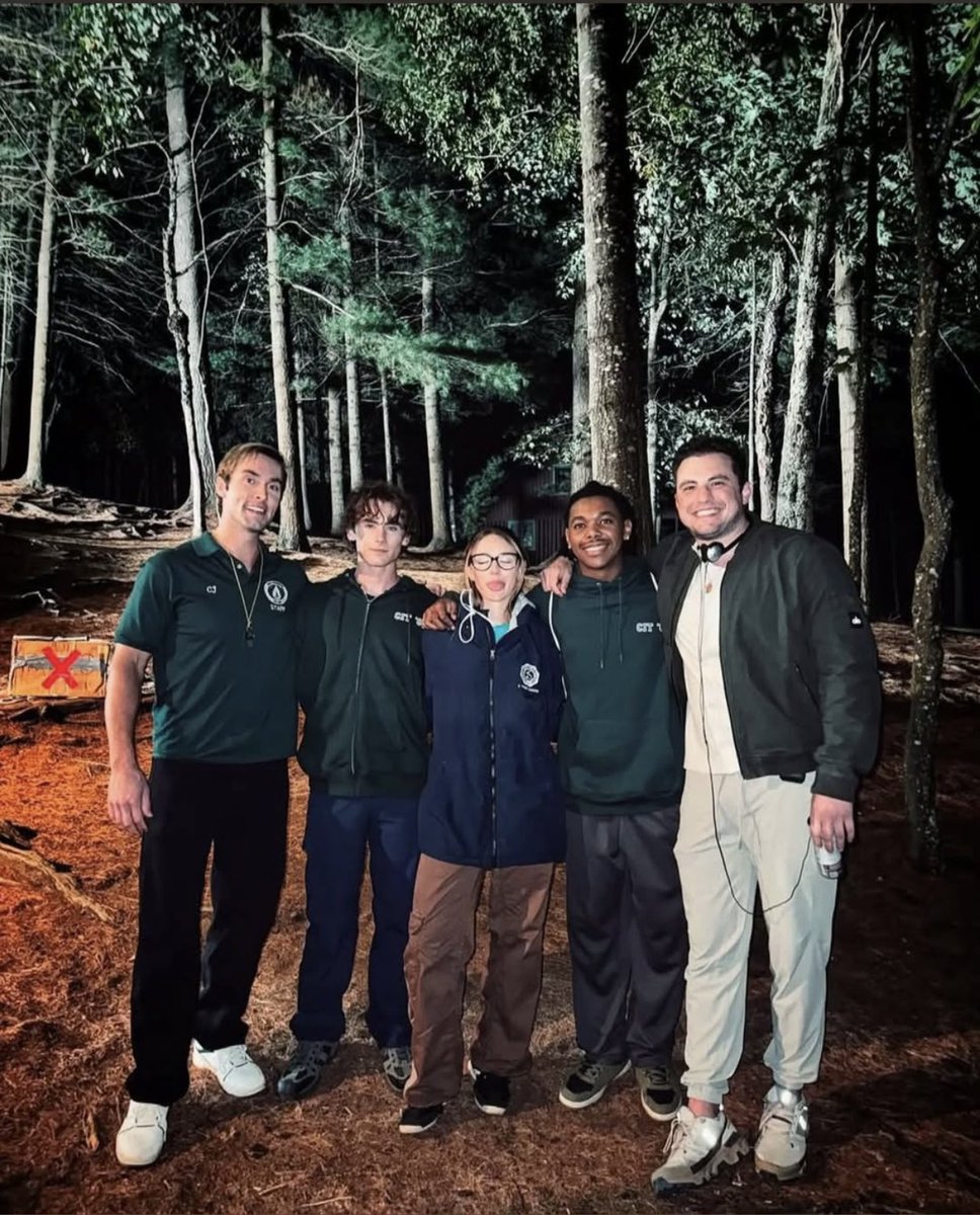 Danielle and the cast
@theallnighterfilm ❤️❤️❤️❤️