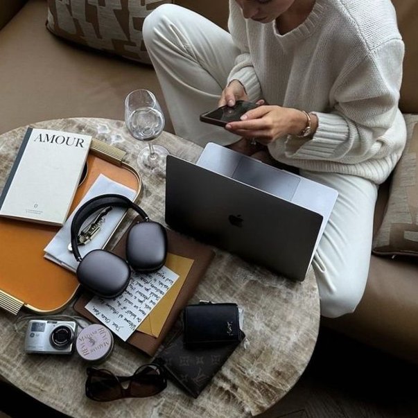 librarexic's tweet photo. busy body, quiet mind. https://t.co/zENBb5t4sj