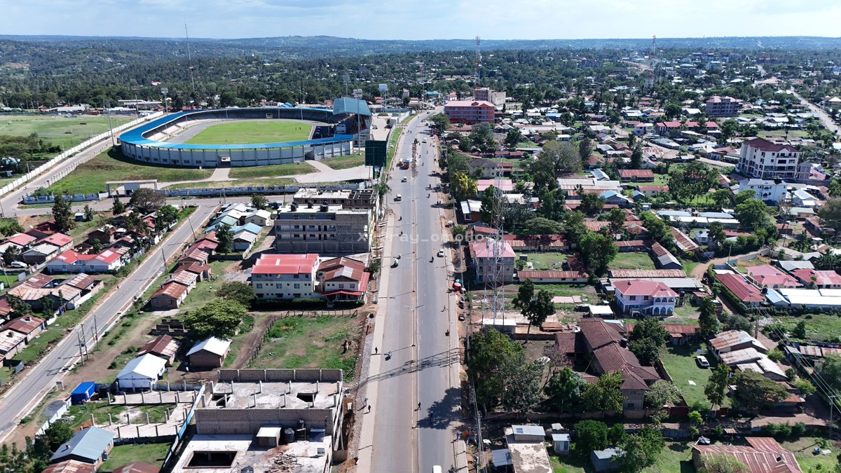 ray_omollo's tweet photo. The National Government, through the goodwill and vision of H.E. President @WilliamsRuto, has made significant investments in road infrastructure within Homa Bay Town, transforming its urban landscape. 

Currently, the Kenya National Highways Authority (@KeNHAKenya) is undertaking the capacity enhancement of the Got Rabuor–Homa Bay Pier–Corner Kodoyo (B2) Road. The project involves widening the carriageway, improving the murram layer and installing pedestrian walkways to improve accessibility and safety. 

Complementing this effort is the ongoing upgrading of the Homa Bay Town Roads to bitumen standards.

Nearly all the in-roads within the town are being upgraded, a move that will ease mobility, open up business spaces and enhance the overall urban experience for residents and visitors alike.

This renewed infrastructural focus is steadily turning Homa Bay into a modern, well-connected lakeside hub. #DeliveringThePlan