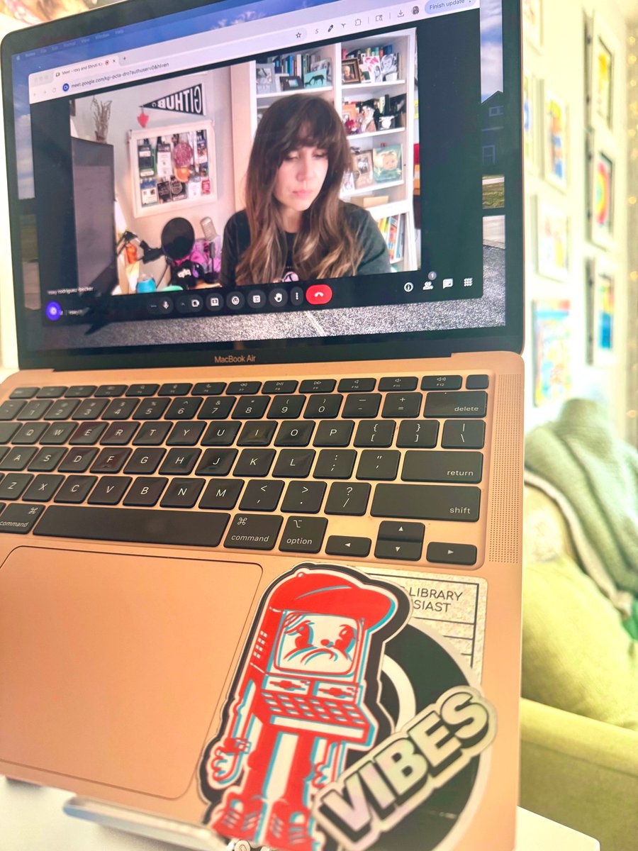 RoxanaCodes's tweet image. What a day! Three AM wake up call and three meetings (amongst other things). 😅
Learning for one more hour or so…then falling into bed.
#careerswitcher #opentowork