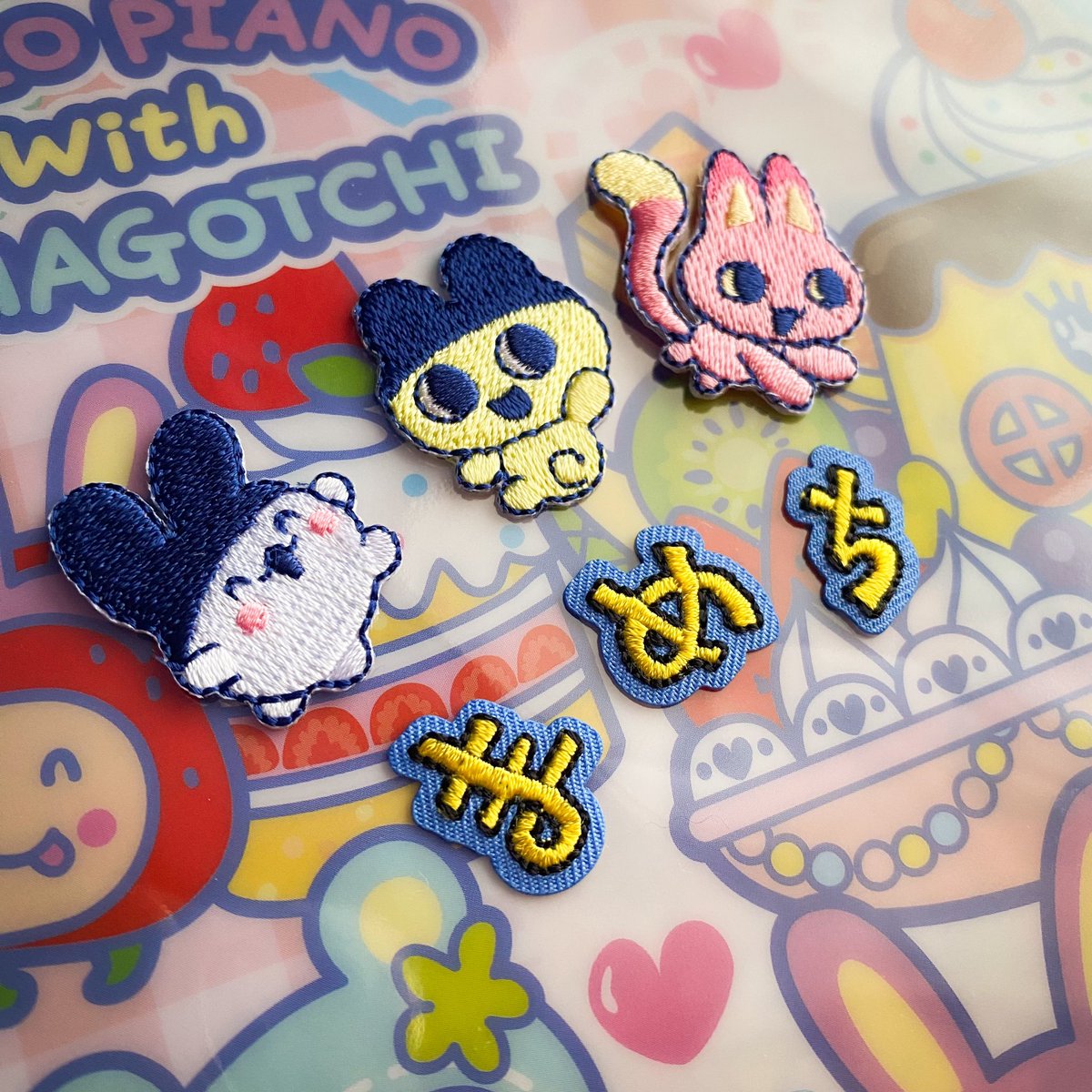 メグっち たまごっち」－ たまごっち レンチキュラーピンバッジ - Fangamer Japan