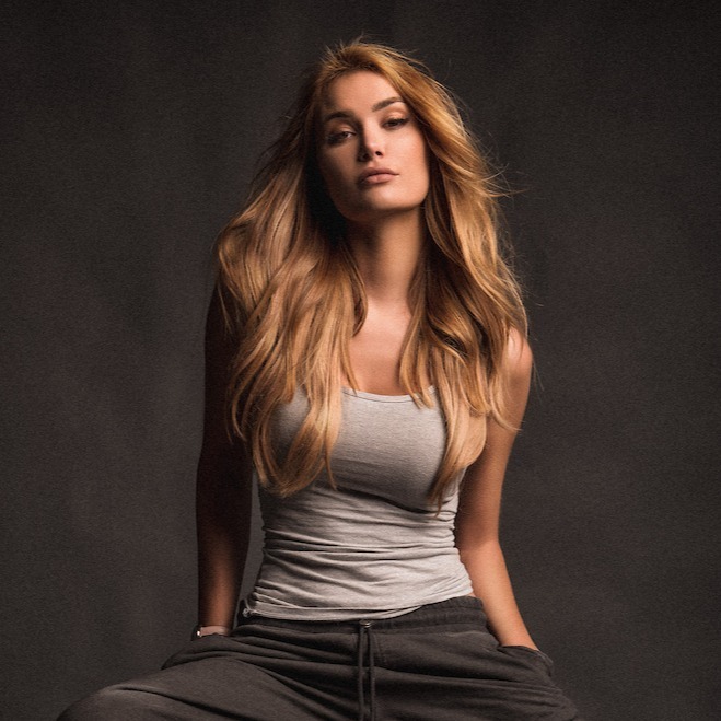 With #socialmedia dominating our modern world these fab female #contentcreators have become huge #influencers in the #fashion #beauty and #lifestyle industries: apixsyndication.com/gallery-collec…

Desi Perkins, Laura Sanchez &amp; Chriselle Lim 📸 © Josh Madson
Andy Rowski 📸 © Sylvain von K