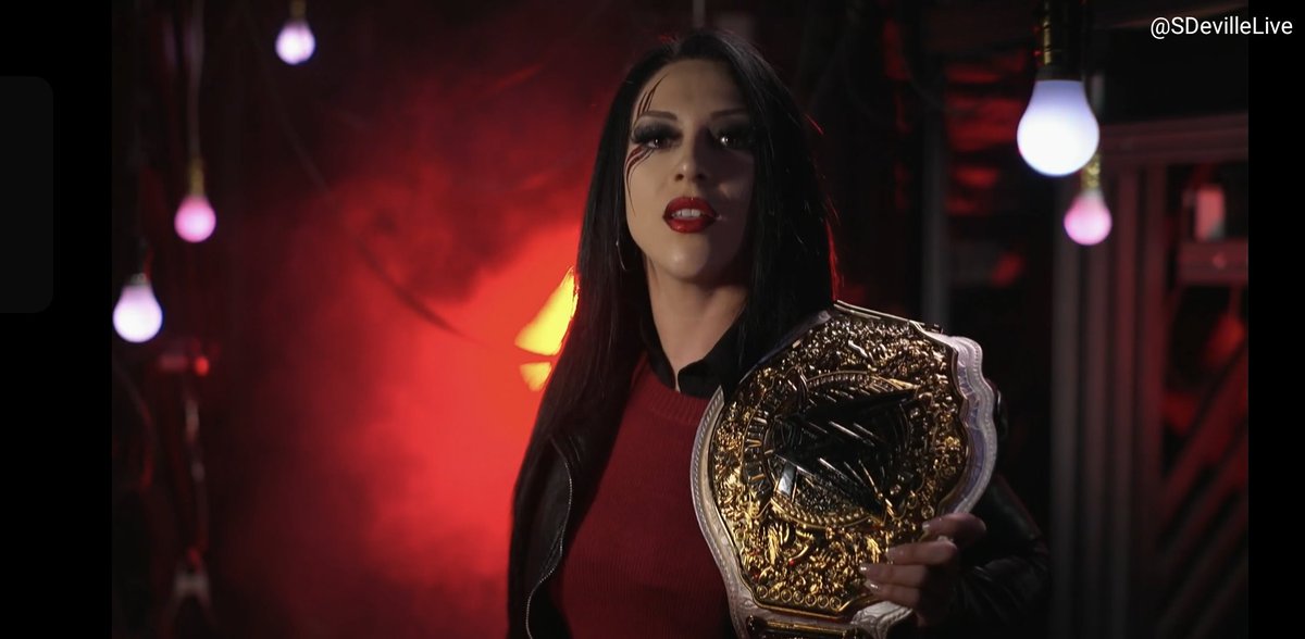 SDevilleLive's tweet image. La Primera @Steph_Vaquer #WWERaw