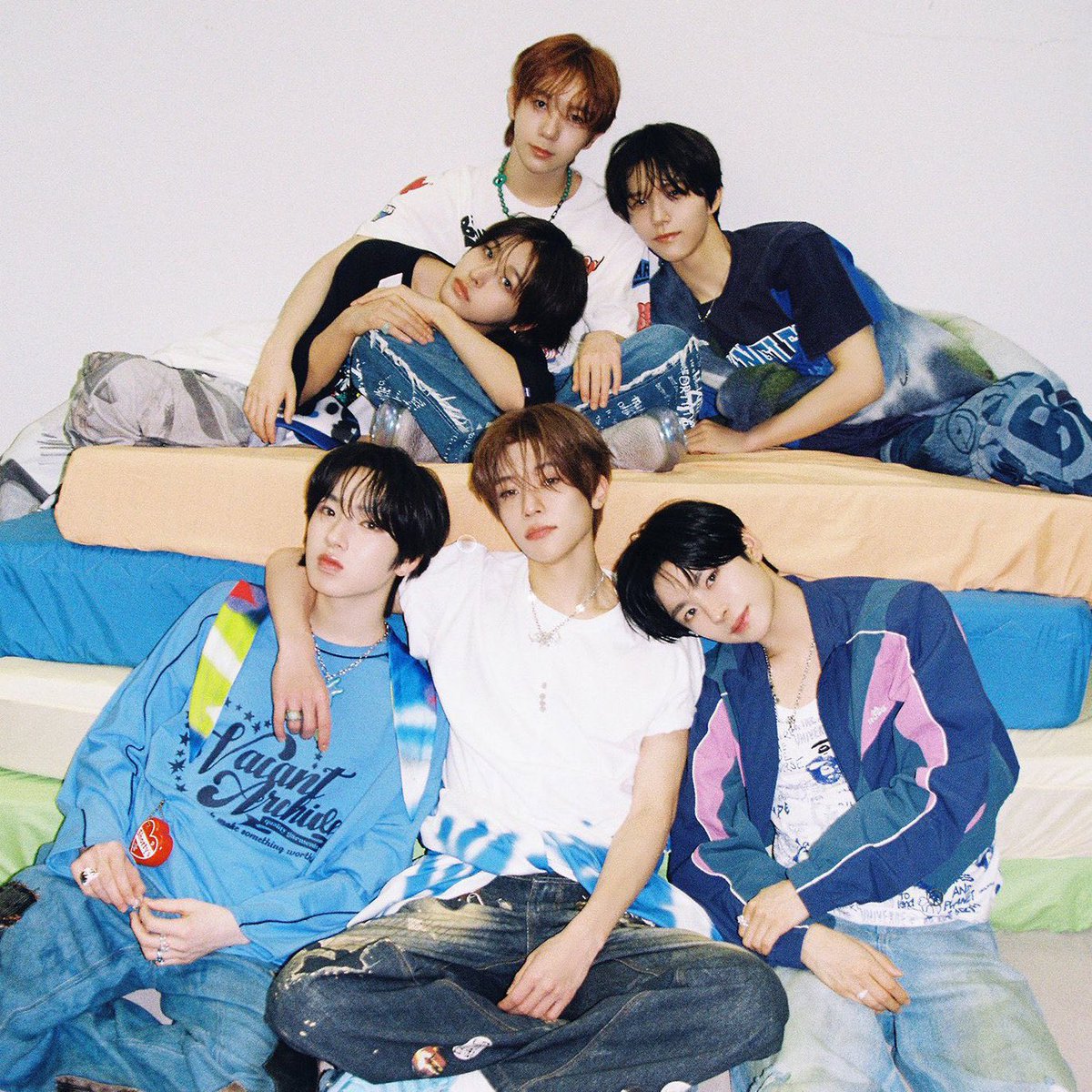 kchartsmaster's tweet image. NCT WISH and Hearts2Hearts will have a collaboration stage at the 2025 MAMA Awards.