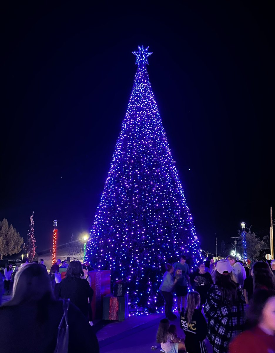 We had the best time Friday at the Christmas tree lighting. Thank you to all who attended &amp; all the sponsors/volunteers. It was a special night celebrating the holiday season with our community &amp; another reminder about why Van Buren is such a special place to call home!