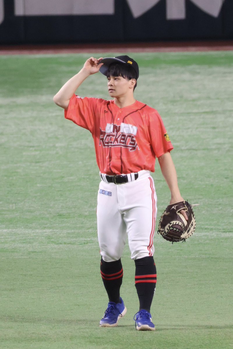 jyjmtpamtjmlak's tweet image. 立って守備する姿が珍しいお二人

#谷川原健太
#渡邉陸