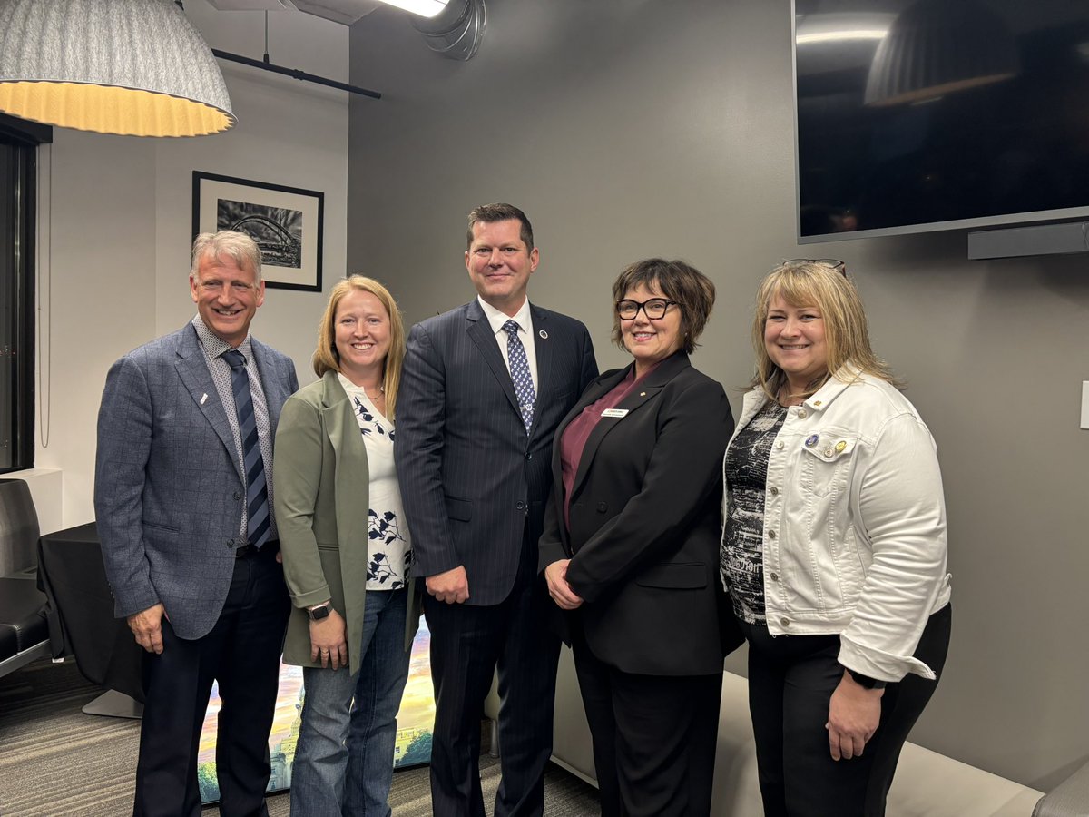 RjSigurdson's tweet image. Great to join Alberta’s canola growers and industry partners at today’s Canola Advocacy Day reception. Alberta’s canola sector is a powerhouse for jobs, innovation and food security, and our government will continue working to expand markets, strengthen risk management and…