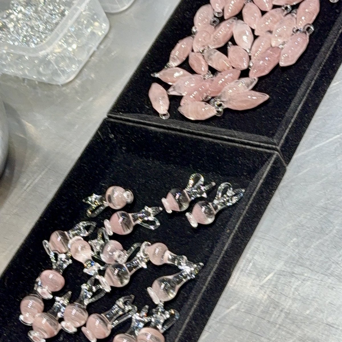 こんなんもあるよ🐬🏺🔮 #HASE硝子工房 #宇宙遊泳クリパ