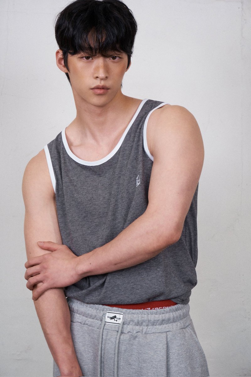 dnxt_rgrt_rmbr's tweet image. 넘 좋다 모델 분 마스크가