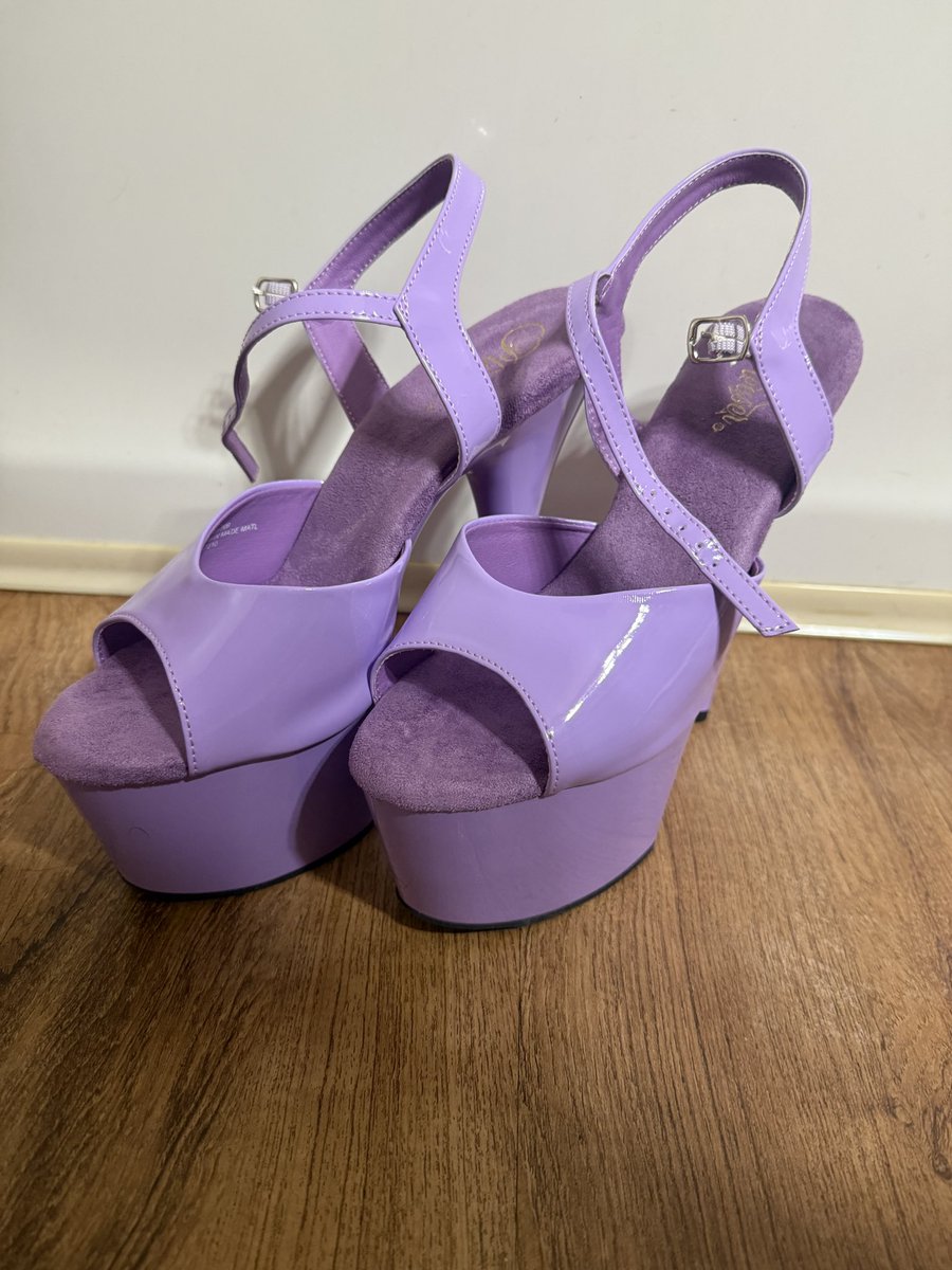 CStevei's tweet photo. Can’t wait to r a slut in these https://t.co/e27s5Optkc