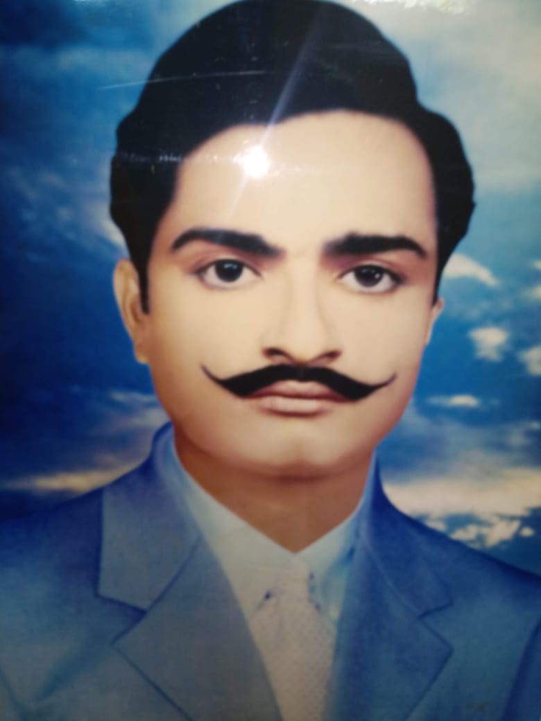 SachSynapse's tweet image. Today marks the third death anniversary of my beloved Dadaji, Pujya Baba…
Three years without him, yet it feels like only yesterday he was here, filling every room with his gentle light.

Every time I close my eyes, I see his smile, that quiet, knowing smile that could calm any…