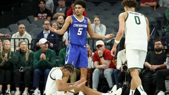 'BAILOUT CALL BY AN INCOMPETENT REFEREE' - The Creighton Radio Crew Put On A Clinic In Berating Refs, Set The Standard For Announcers Everywhere s.barstool.link/c/article-3558…