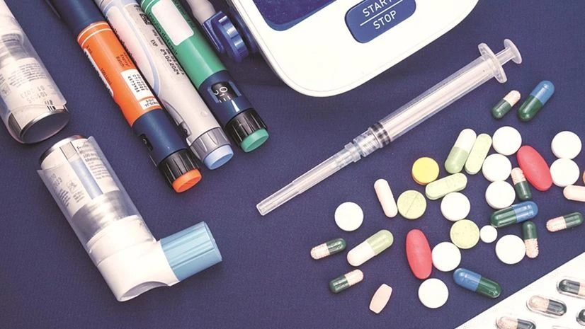 bsindia's tweet image. #MarketsWithBS | #India’s #pharmasector sees domestic formulations and CDMOs as bright spots in #Q2FY26, with Neuland, Lupin, IPCA, and Divi’s delivering strong results; #US generics face margin pressures from gRevlimid erosion, while emerging markets and CRDMO segments report