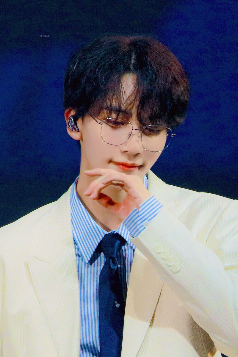 lemoncoco_'s tweet image. 내가 환장하는
스스로 잘생긴 거 아는 얼굴...
ㅜㅜ