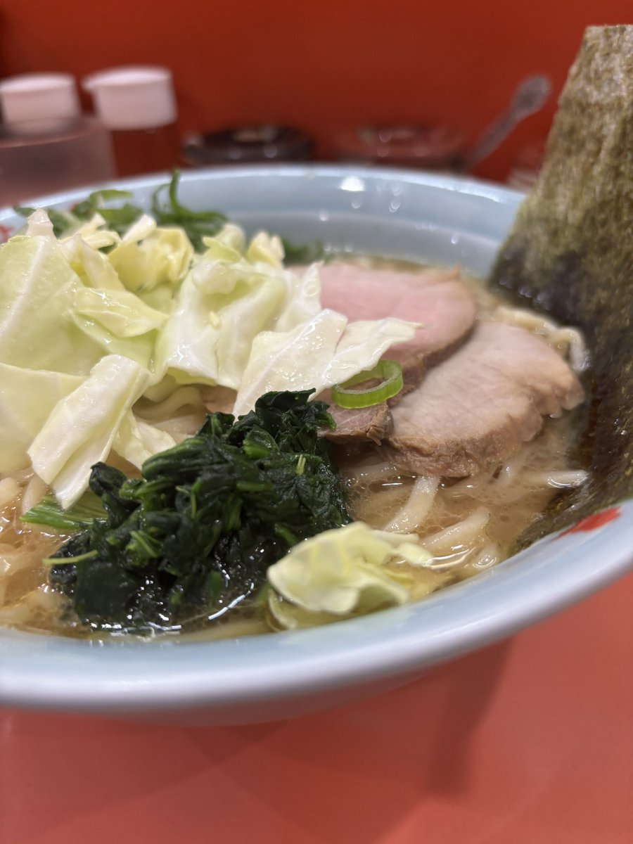 jkaisangolf's tweet photo. やっと行けた！
美味しかったけど、麺が柔らかいから固めを指定した方が良いと思った。 https://t.co/qc2tLjsXDf