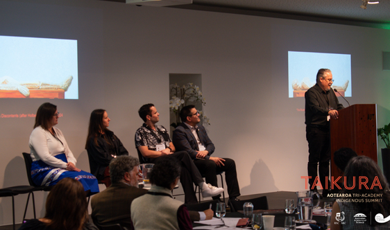 src_rsc's tweet image. Canadian delegates (Jaris Swidrovich, David Garneau, Kisha Supernant, Frank Deer, and Kahsennarò:roks Maddy Deom) led a panel exploring what Indigenous research looks like when communities set their own research agendas. #Taikura