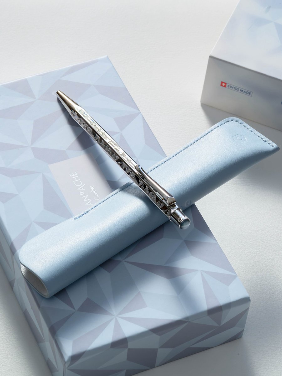 graf_von_dupont's tweet image. カランダッシュ 
エクリドール アルパインフロスト

「高山の霜」って名付けもデザインもスイスブランドって感じで凄く良いなー

ってことでエクリ97本目

#文房具
#カランダッシュ 
#carandache