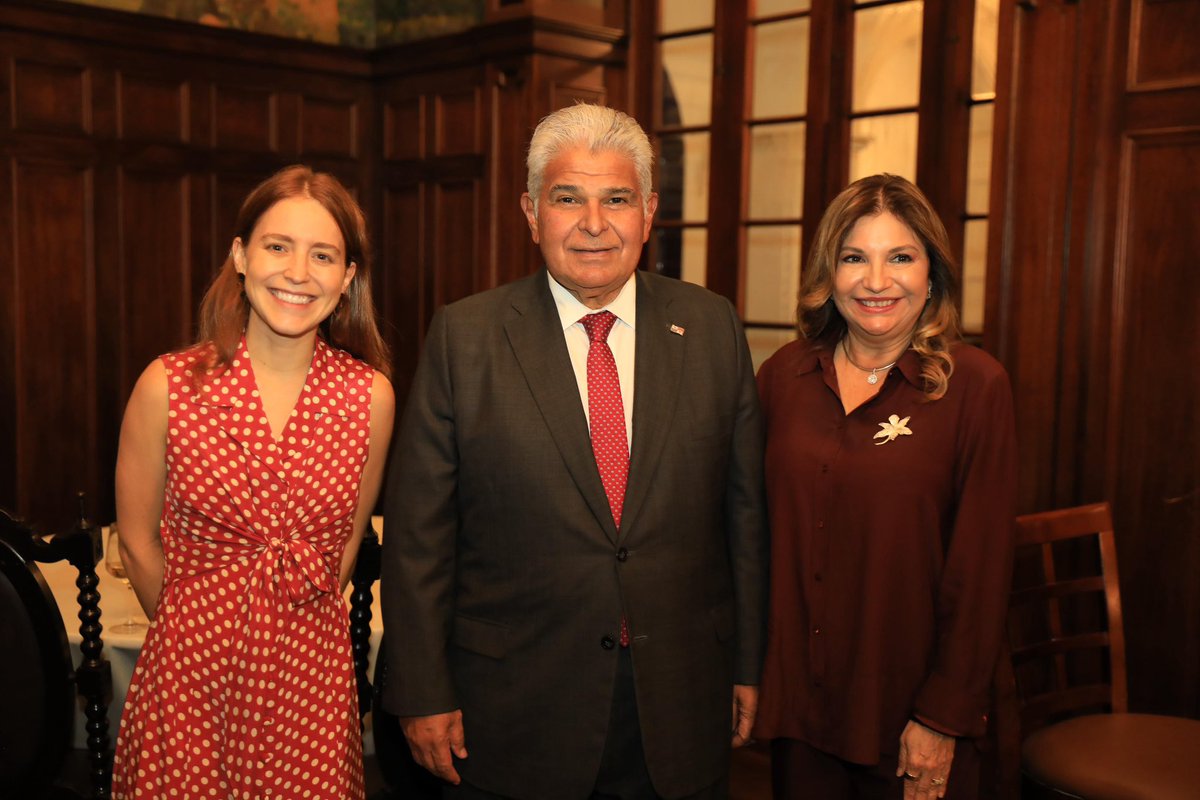 Astrid Salazar tweet media