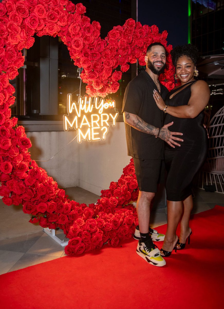 Kidd_Finch's tweet image. Yup she became the LOML, she said YES and blessed me with the greatest gift 💙