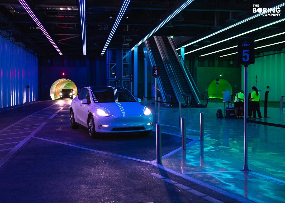 FOXNashville's tweet image. As work begins on a 19-mile tunnel, The Boring Company is seeking approval to extend the project under Broadway. In a public forum, officials outlined timelines and answered several new questions. Hear more about it: bit.ly/4ikc9g6

Photos: The Boring Company