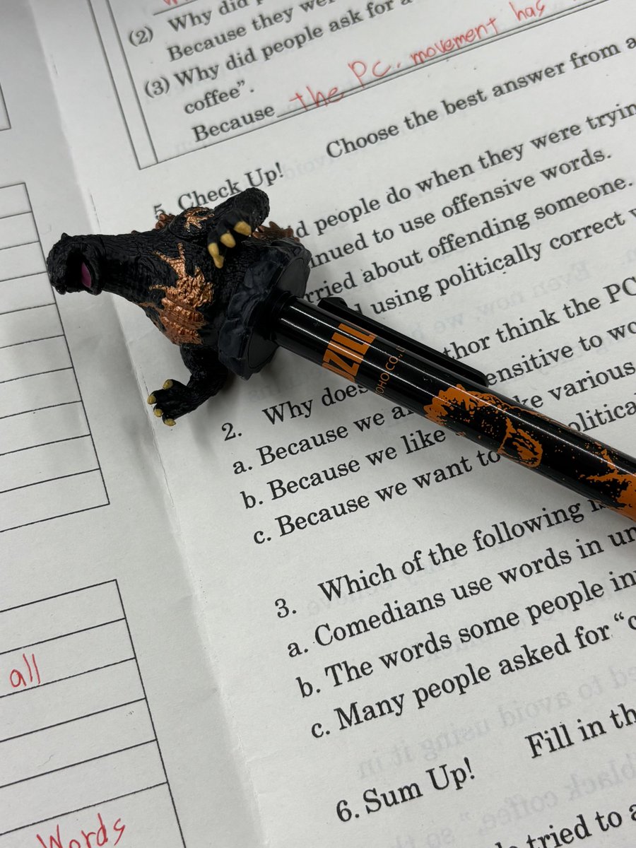 このボールペン見た目良すぎて学校で使ってるけど手が筋肉痛になる（