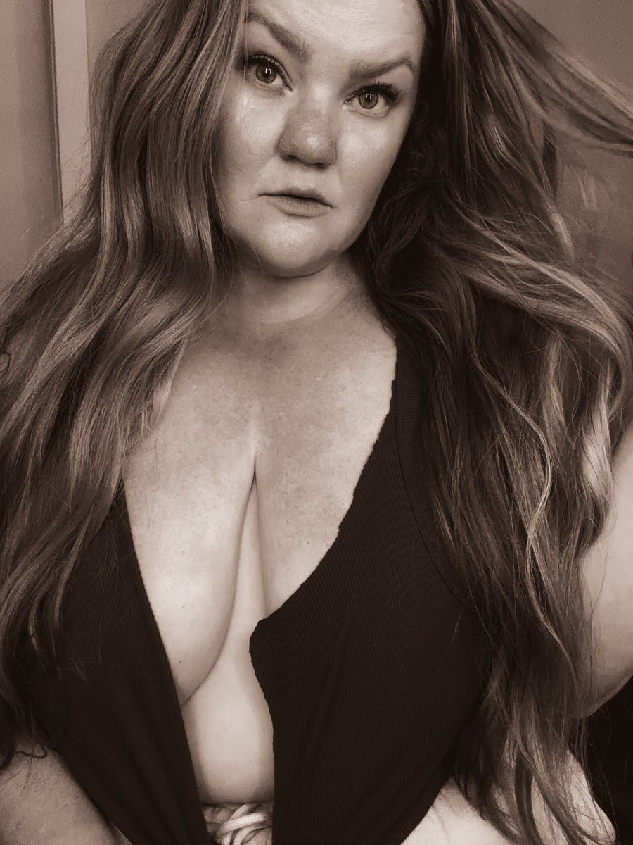 aej___xo's tweet image. Interrupting? More like blessing your scrolling…