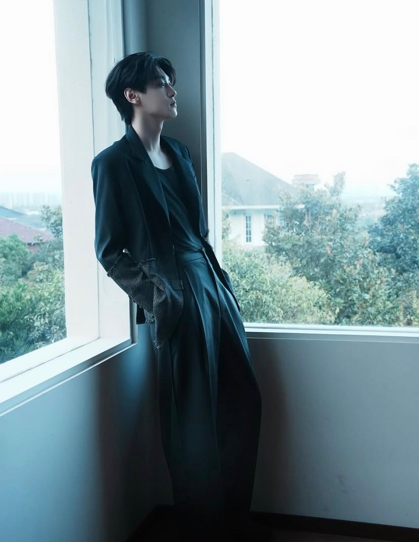 petalsforloey's tweet photo. baekhyun, may papakilala ako sayo https://t.co/Cj5kFhFUU6
