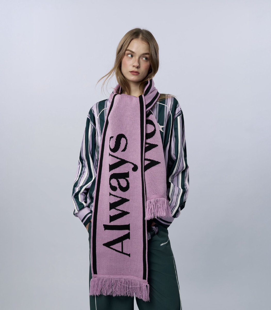 AlwayswonderCo's tweet image. Game on. Meet the AW Motion Cheer Scarf, your new sideline essential! ⚽️🧣

The ‘In Motion’ Collection launches Nov 27, 2025, at 12:00 PM (GMT+7) via:
🌐 Website: alwayswonder-co.com
🔗 LINE Shopping: shop.line.me/@alwayswonder.… 

#AlwaysInMotion #AlwaysWonder
