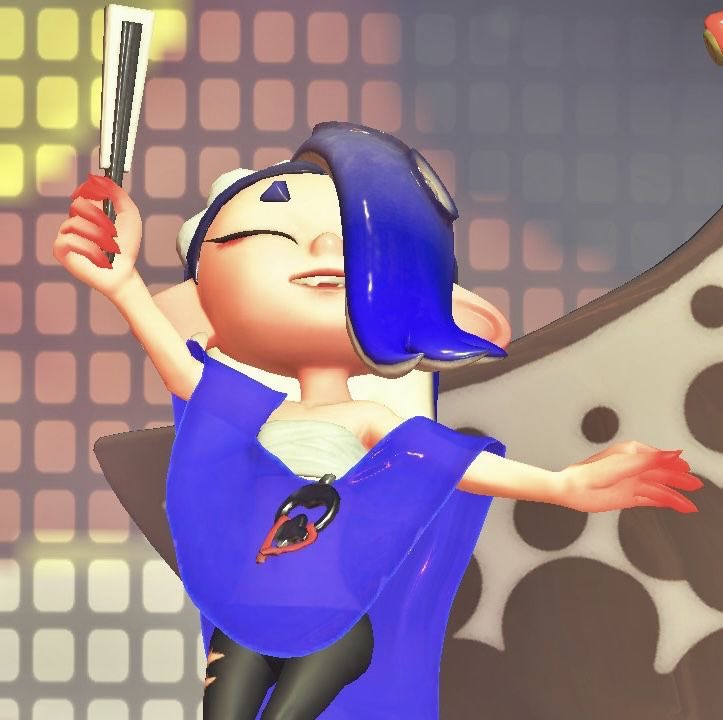 calliezraisinz's tweet image. depicting shiver as a grumpy/frowny character should be illegal because she has the worlds most beautiful smile