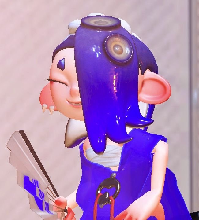 calliezraisinz's tweet image. depicting shiver as a grumpy/frowny character should be illegal because she has the worlds most beautiful smile