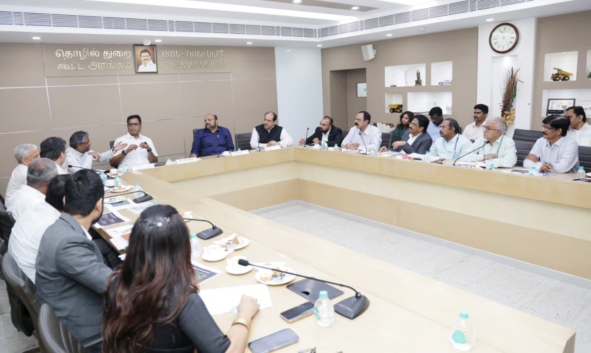 TRBRajaa's tweet image. #Kerala 🤝 #TamilNadu: 
God’s Own Partnership ; )

Thrilled that Kerala and Tamil Nadu are building a model for inter-state cooperation that is collaborative, positive and focused on results.

It was only recently, post an event in Delhi on the 11th of November, at a dinner table…