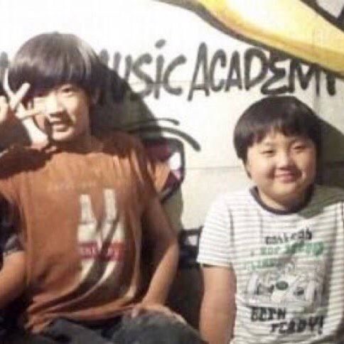 ba11yy00's tweet image. “how is he?”                    “he&apos;s still with me”