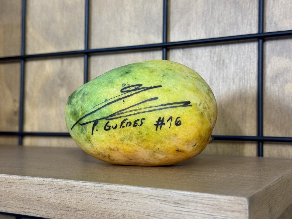 UnoFelizPodcast's tweet image. Agradecidos con Manguin Pérez Guedes (?) 🥭🤪