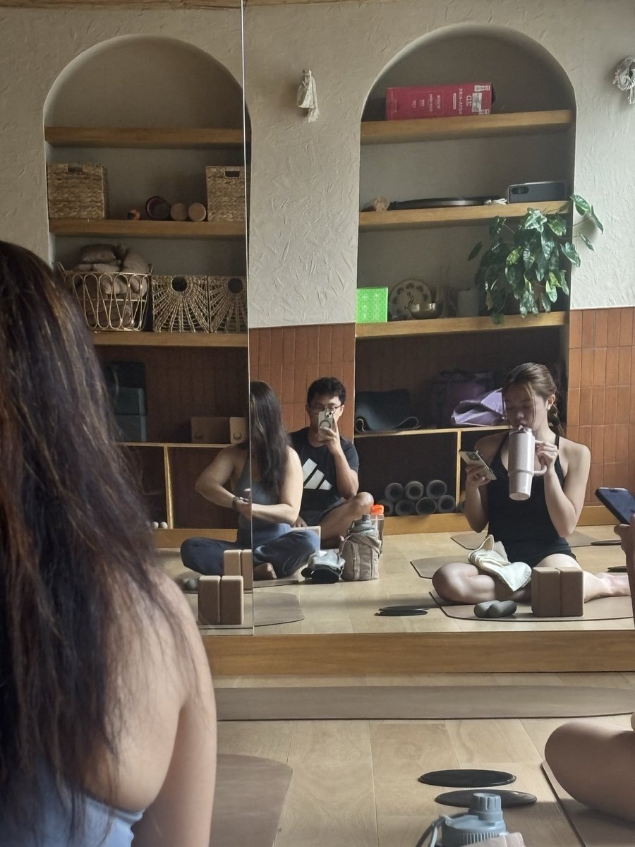 Tried the HIIT Barre Express at OCA Collective and gurl it was tiring 😩🥵

but focused more on glutes so I would say dasurb 🍑