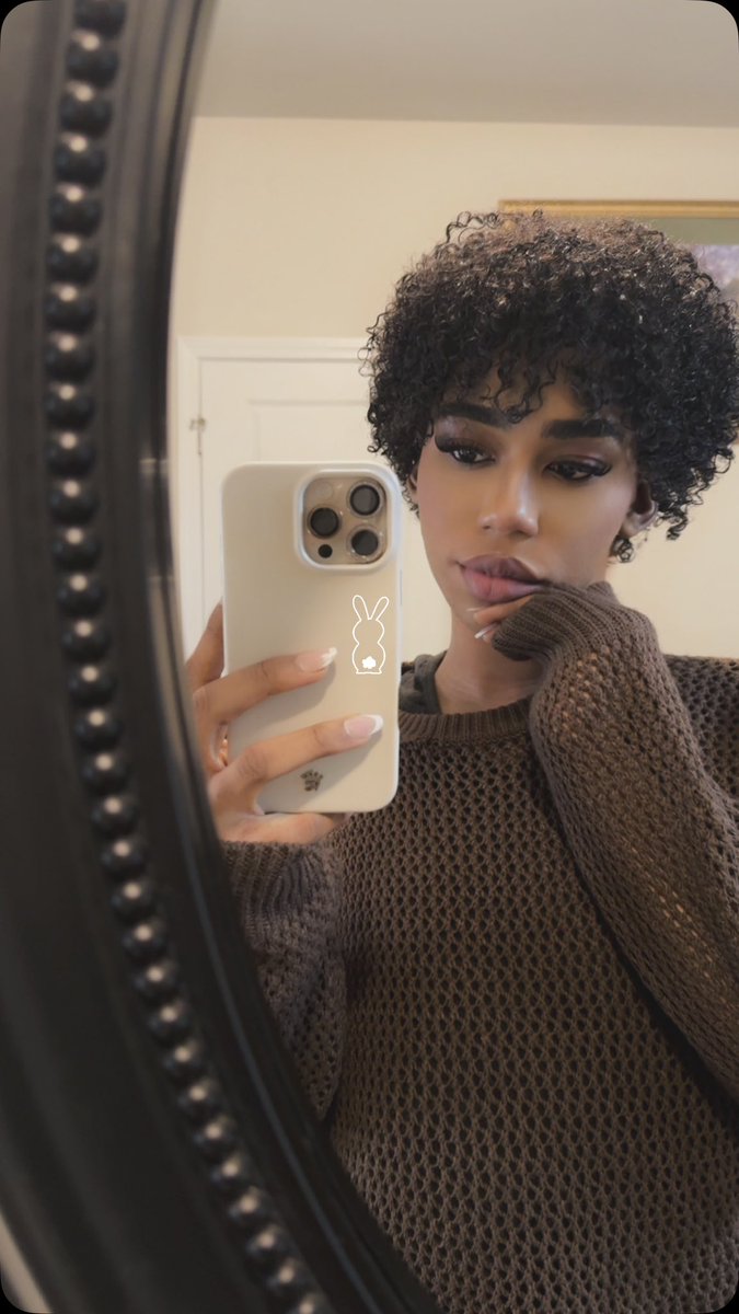 ecvxt's tweet image. i love being a pretty boy 🍂