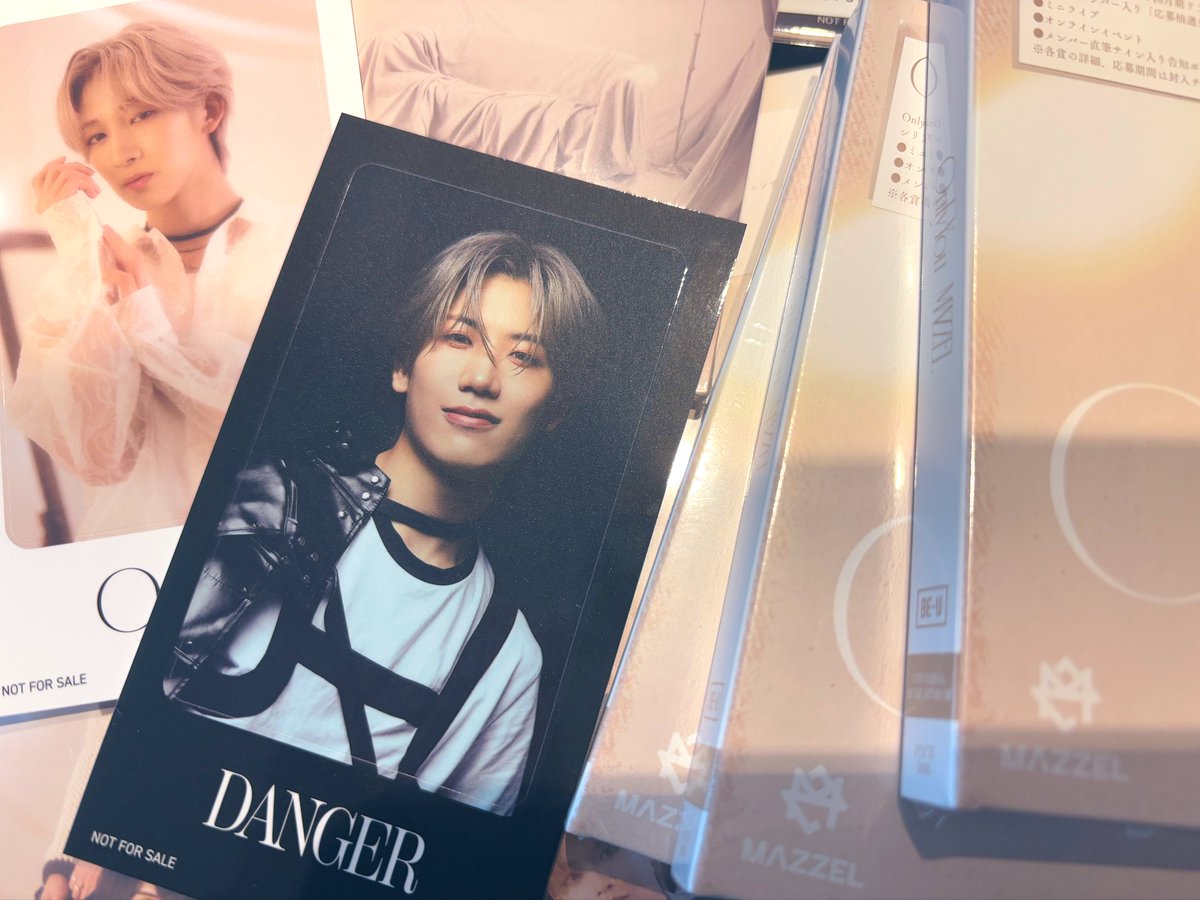 to me💖🦄 ねえねえ形態全然わからず自動応募のやつ適当に買ったん