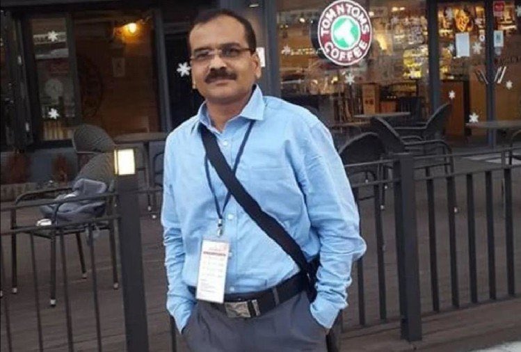 Shubhamshuklamp's tweet image. ब्राह्मणों की बहन बेटियों पर अभद्र टिप्पणी करने वाला ये IAS संतोष वर्मा है।

कृपया इसके लिए 2 शब्द लिखें। जो भी मन में आ रहा हो…….