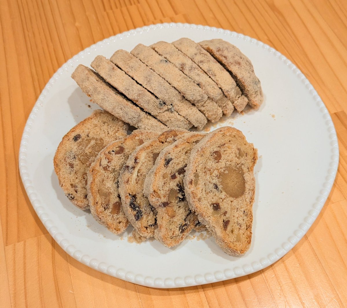 cafe_fhtm's tweet image. カフェフロハンのクリスマスシュトーレン、今年も通販の方を開始いたしました！遠方の方も是非とも召し上がってください。カット済なので、開封してすぐに食べられます。 cafefhtm98.thebase.in #BASEec @cafe_fhtmから