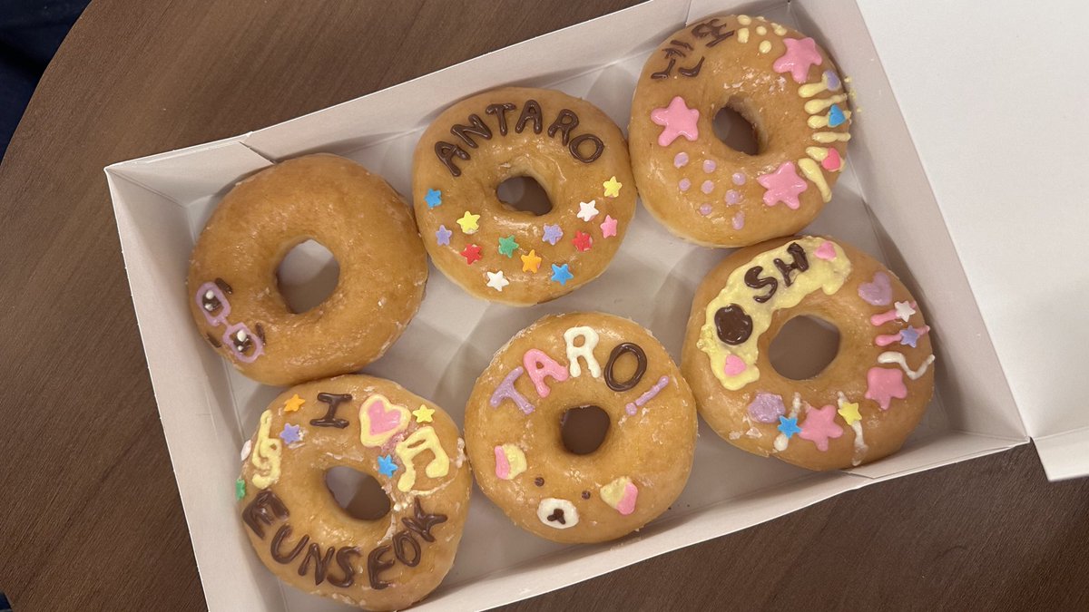 어때ㅋㅋㅋ 어제 친구랑 새거 함… ㄹㅇ개어려웠음ㅠ
but i rlly love it hehe 🍩💞🎼⭐️ #엄미의일기