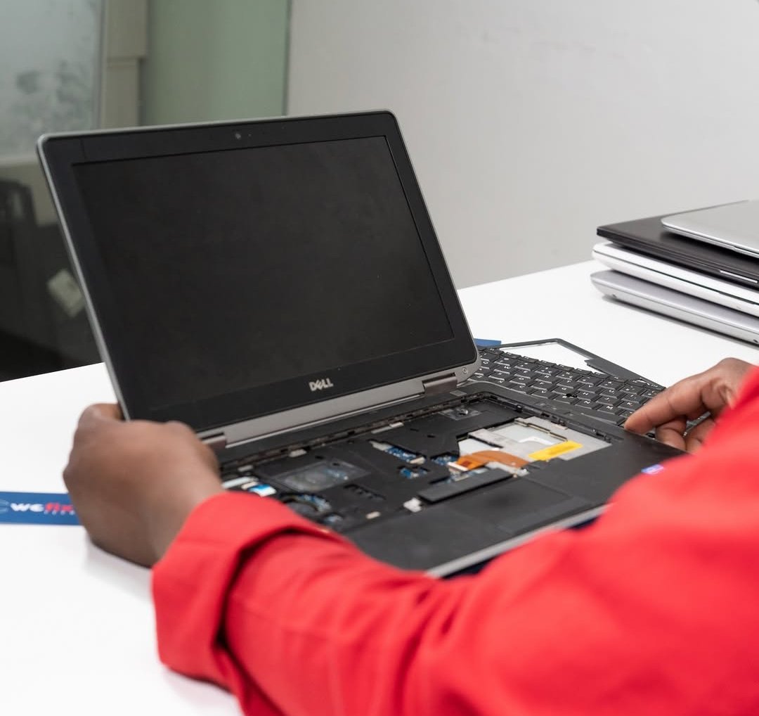 B_techComputers's tweet image. 💻 Cracked or Dead Laptop Screen? We’ve Got You Covered!

We repair screens for ALL laptop brands — MacBook, Dell, HP, Lenovo, ASUS, Acer, Samsung &amp;amp; more!

✔️ Most affordable prices in town
✔️ Premium quality replacement screens
✔️ Same-day service available

📞 0711 686637