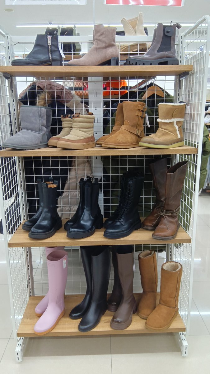 11月21日にオープンしたばかりの #セカスト 中津川店を少しだけご紹介