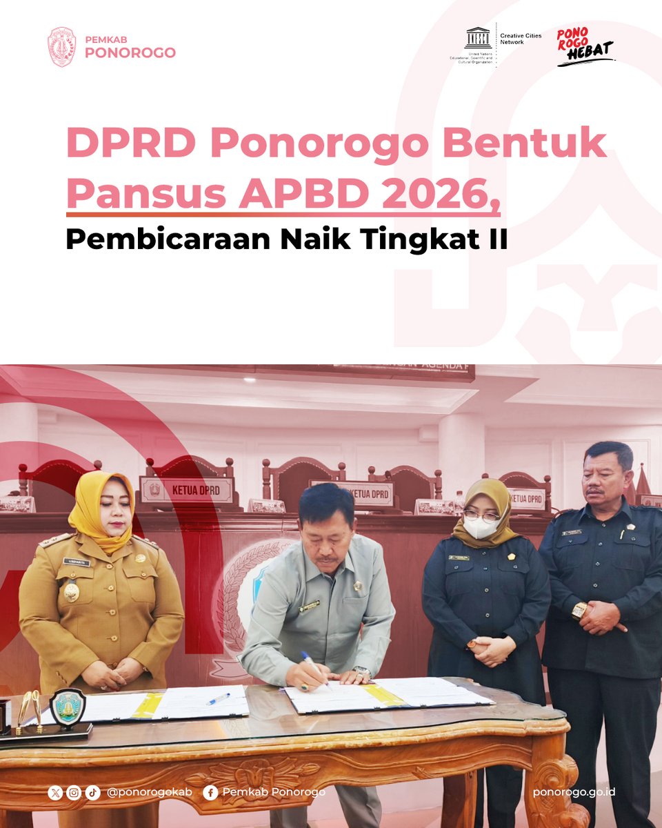 PonorogoKab's tweet image. “Tentang komitmen pemerintah daerah dalam meningkatkan pelayanan publik dan kesejahteraan masyarakat,” jelas Kang Wi. 

Selengkapnya: ponorogo.go.id/2025/11/24/dpr…

#ponorogoHEBAT #ponorogokab #apbd #dprd #raperda