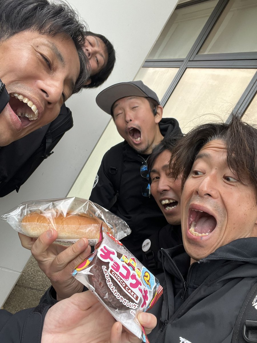 チロりん tweet media