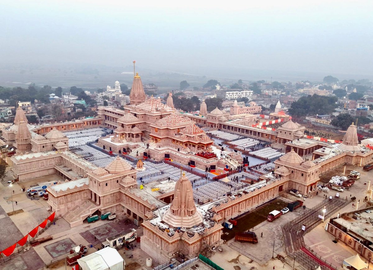 bjpdrmahendra's tweet image. अद्भुत अलौकिक दिव्य भव्य 
श्री अयोध्या जी में श्रीरामजन्मभूमि मंदिर में विहंगम दृश्य।