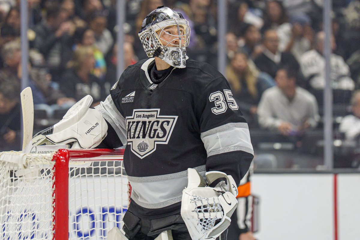 mayorNHL's tweet image. For real, though...

How is Darcy Kuemper not getting a HUGE run of support for Team Canada? 

Pretty mindboggling. 

Was a VezIna finalist last season and continues to be top tier.