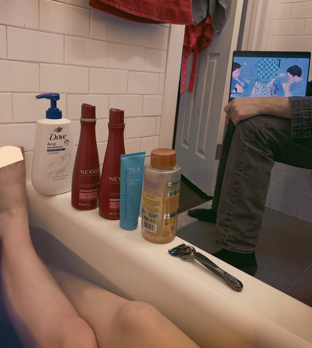 mornings0da's tweet image. Boyfriend bathtime update he lost his voice so we’ve been watching chess games instead of reading the rat book