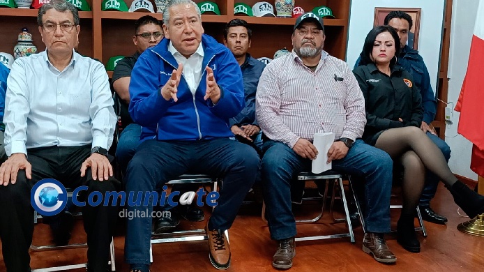 El Secretario de la CTM Puebla, <a href="/leobardosoto/">Leobardo Soto</a> informó que en Puebla capital cómo en varios municipios, también ha presentado un desabasto de Gas Lp, por lo que usuarios han demostrado su inconformidad en contra de los repartidores.
Confió en que en los próximos días, este