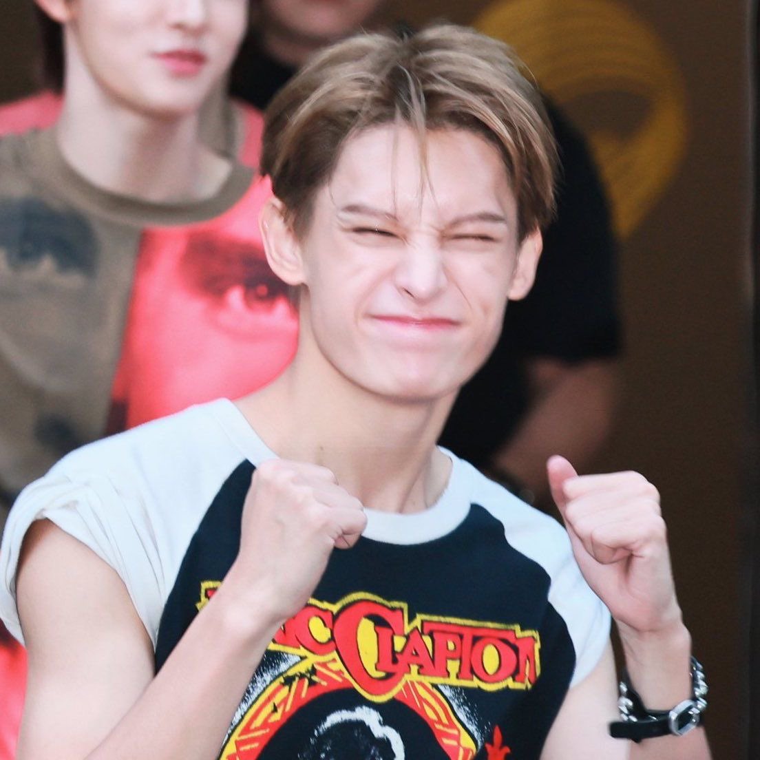 jamesyogurt_'s tweet image. 